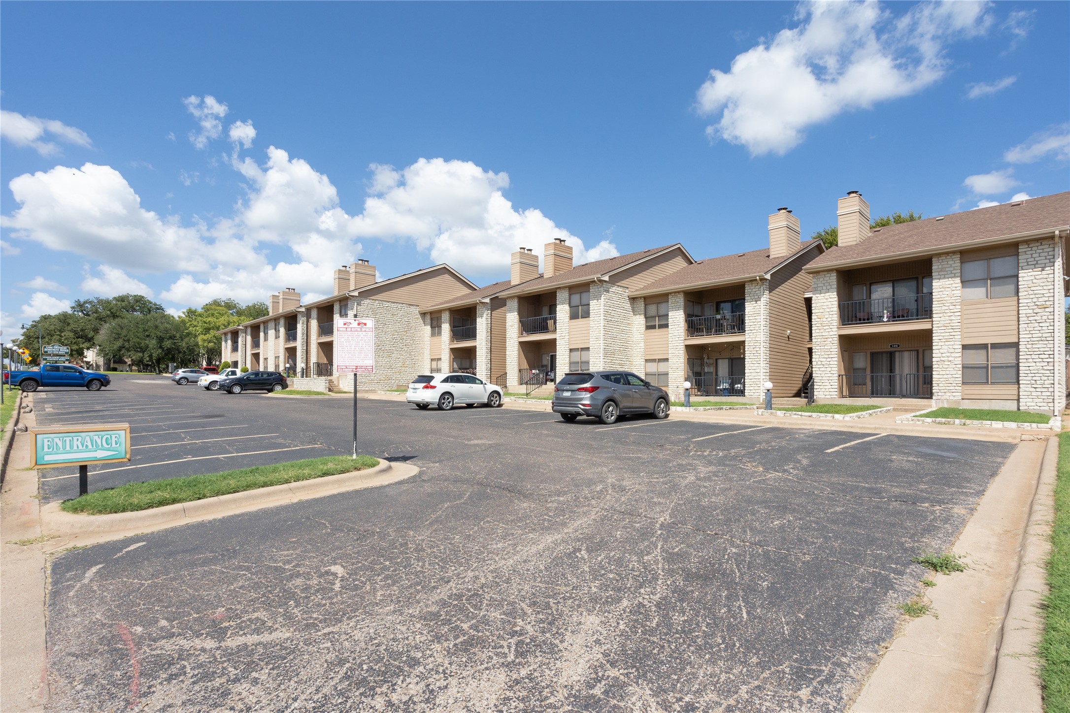 400 E Pearl Granbury TX 76048