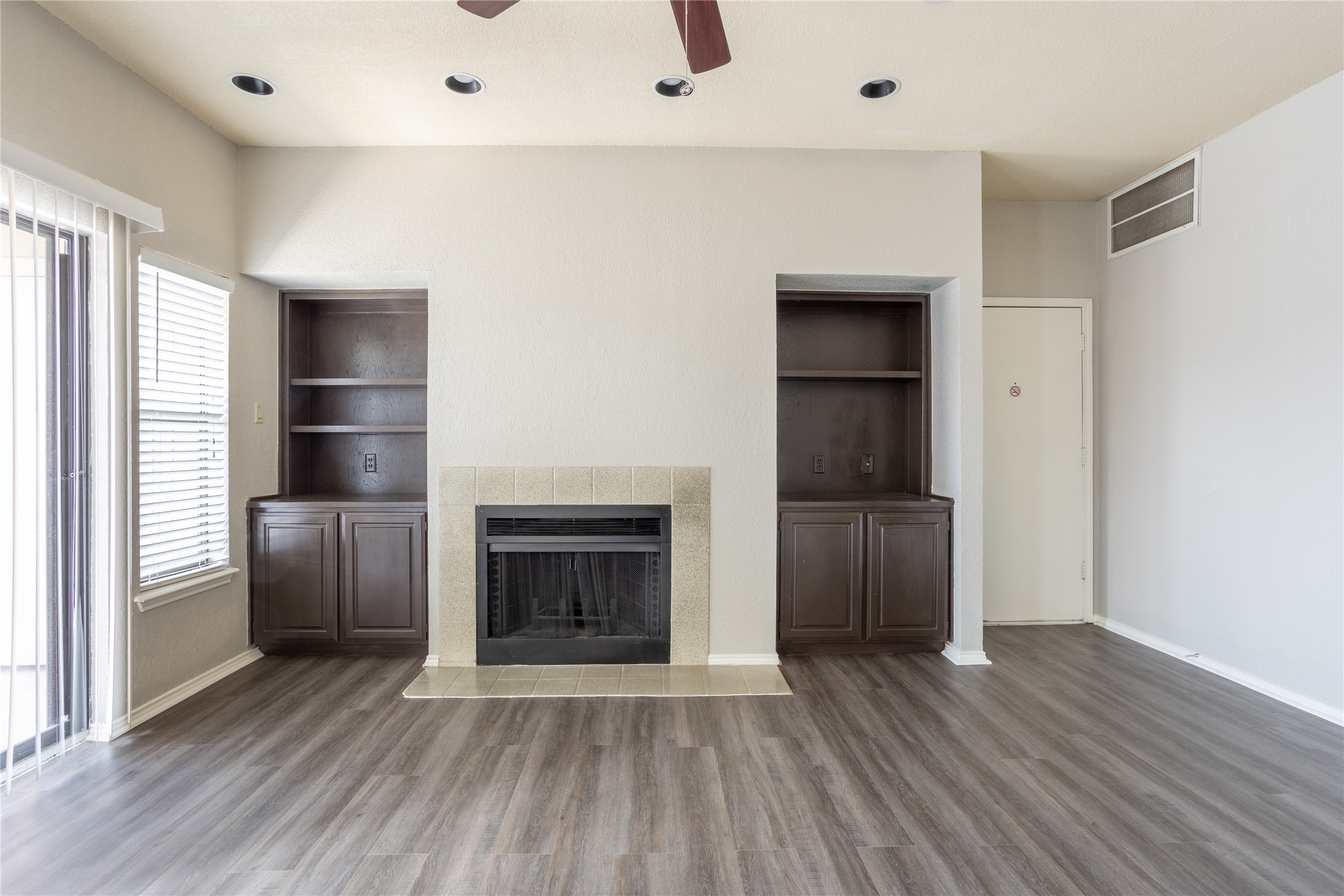 400 E Pearl Granbury TX 76048