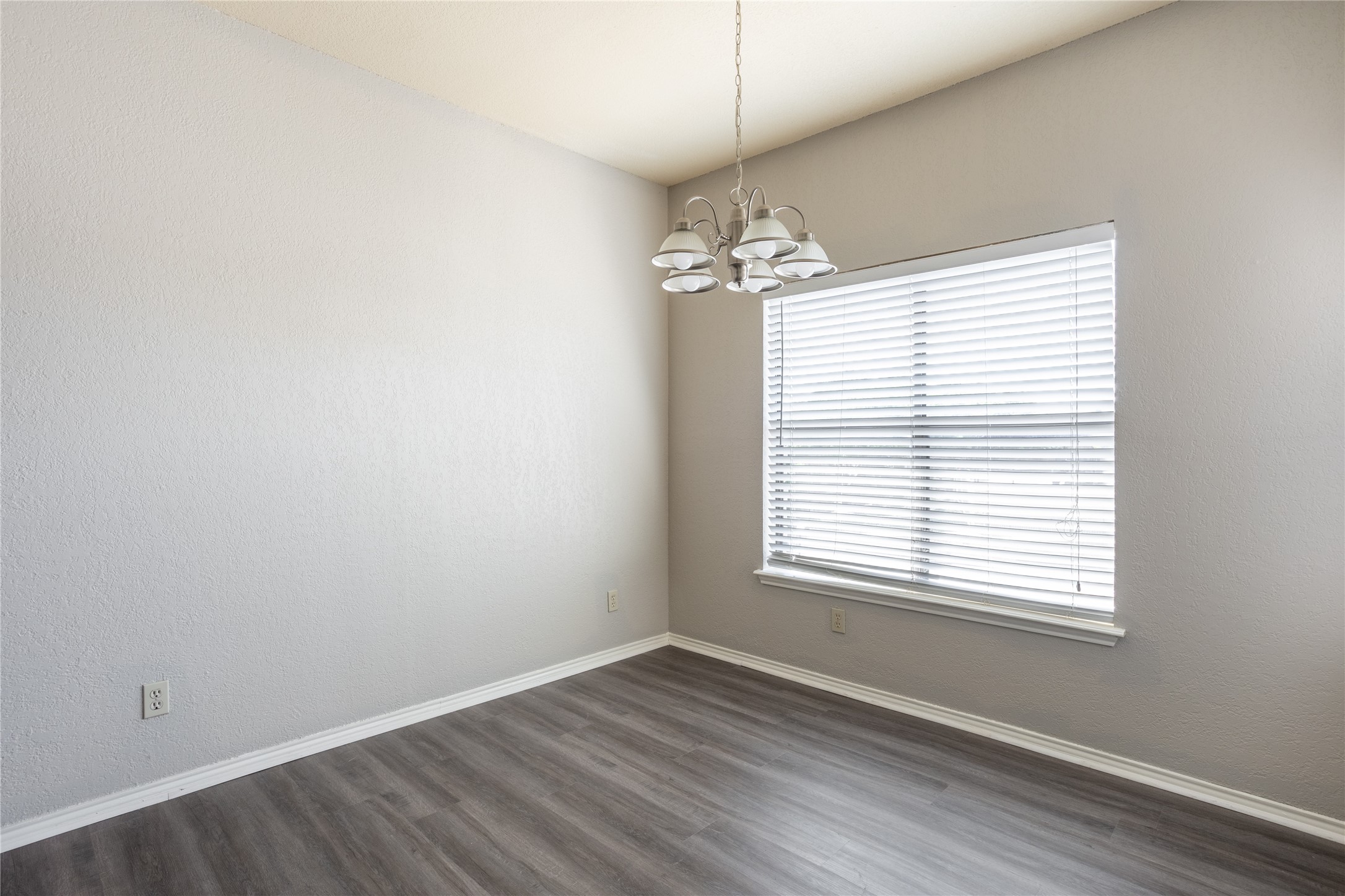 400 E Pearl Granbury TX 76048