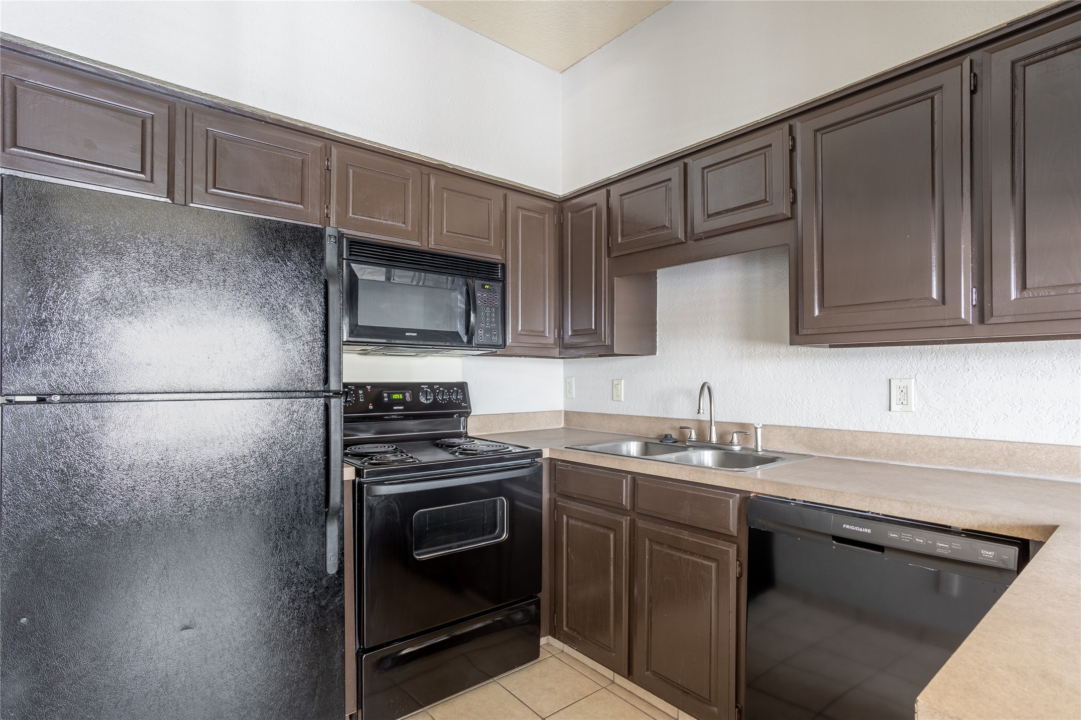 400 E Pearl Granbury TX 76048