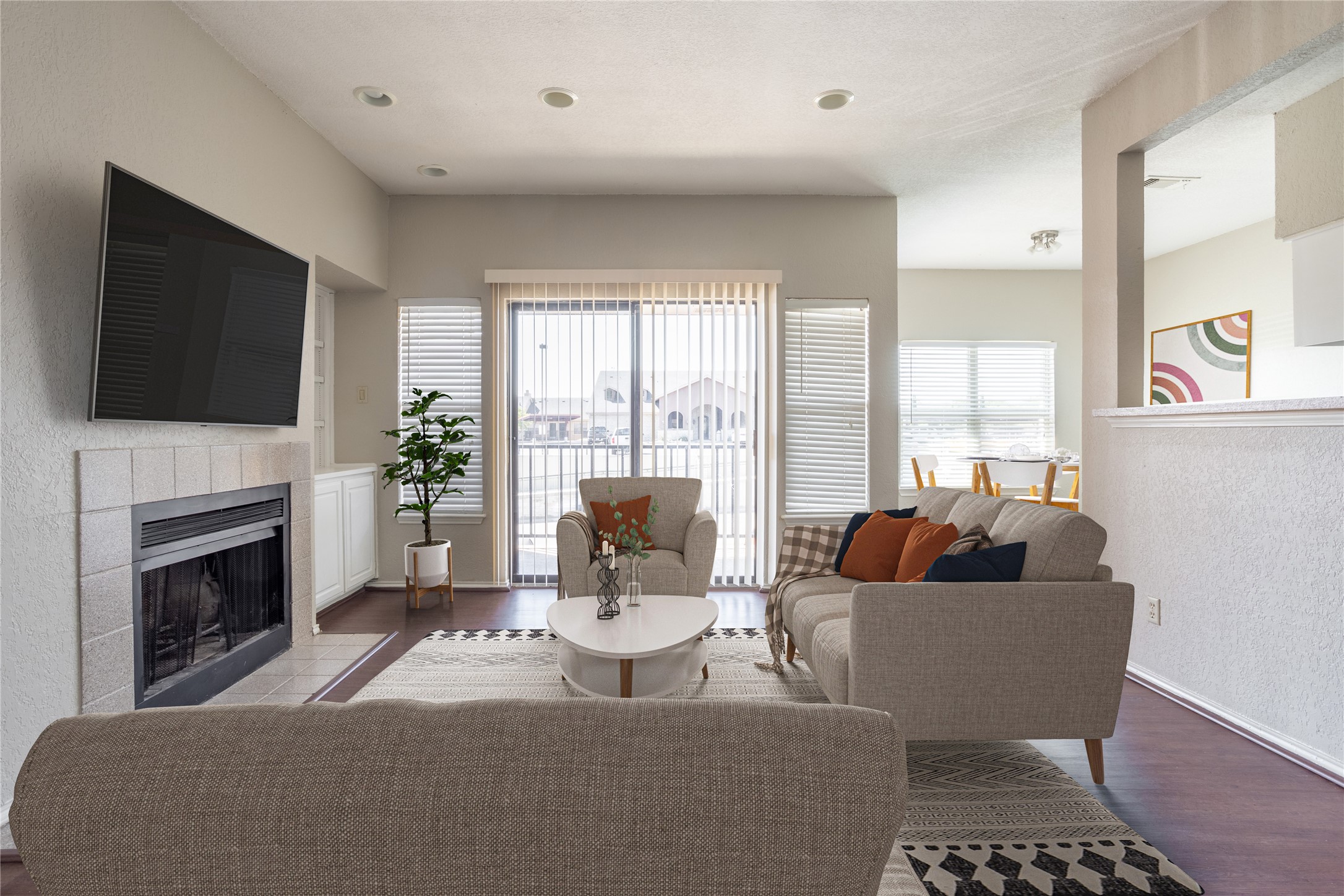 400 E Pearl Granbury TX 76048