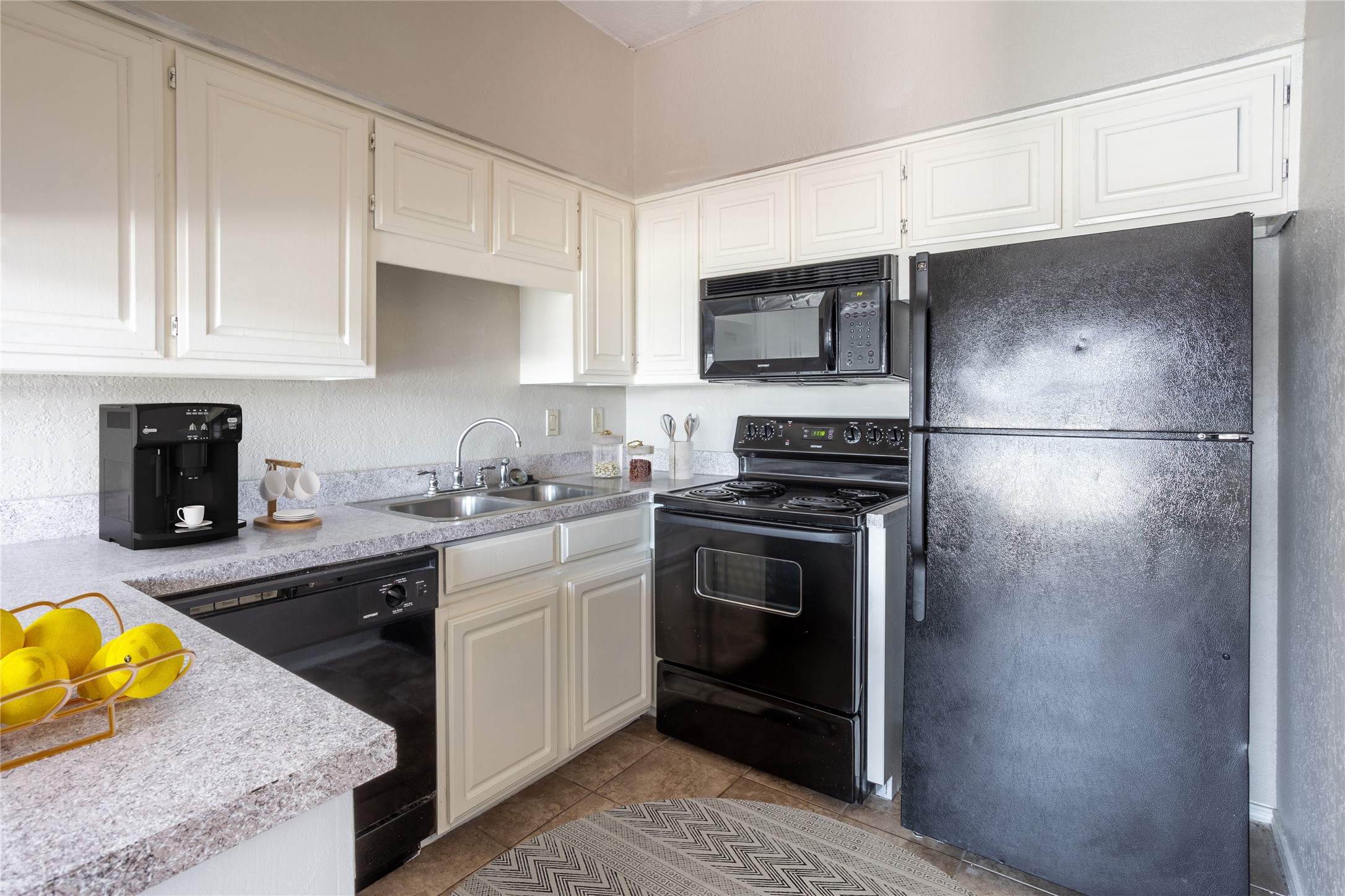 400 E Pearl Granbury TX 76048