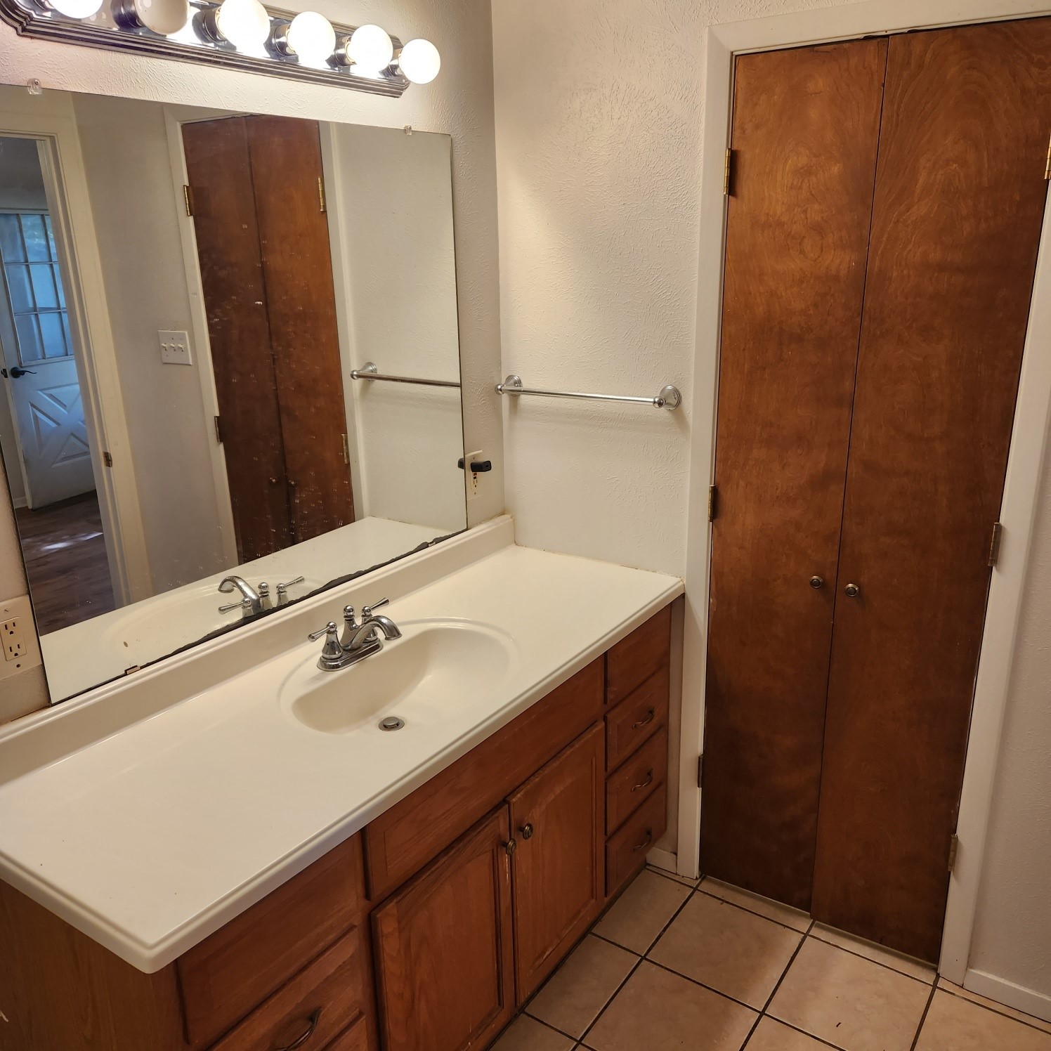 402 E Hinton Street Tioga TX 76271