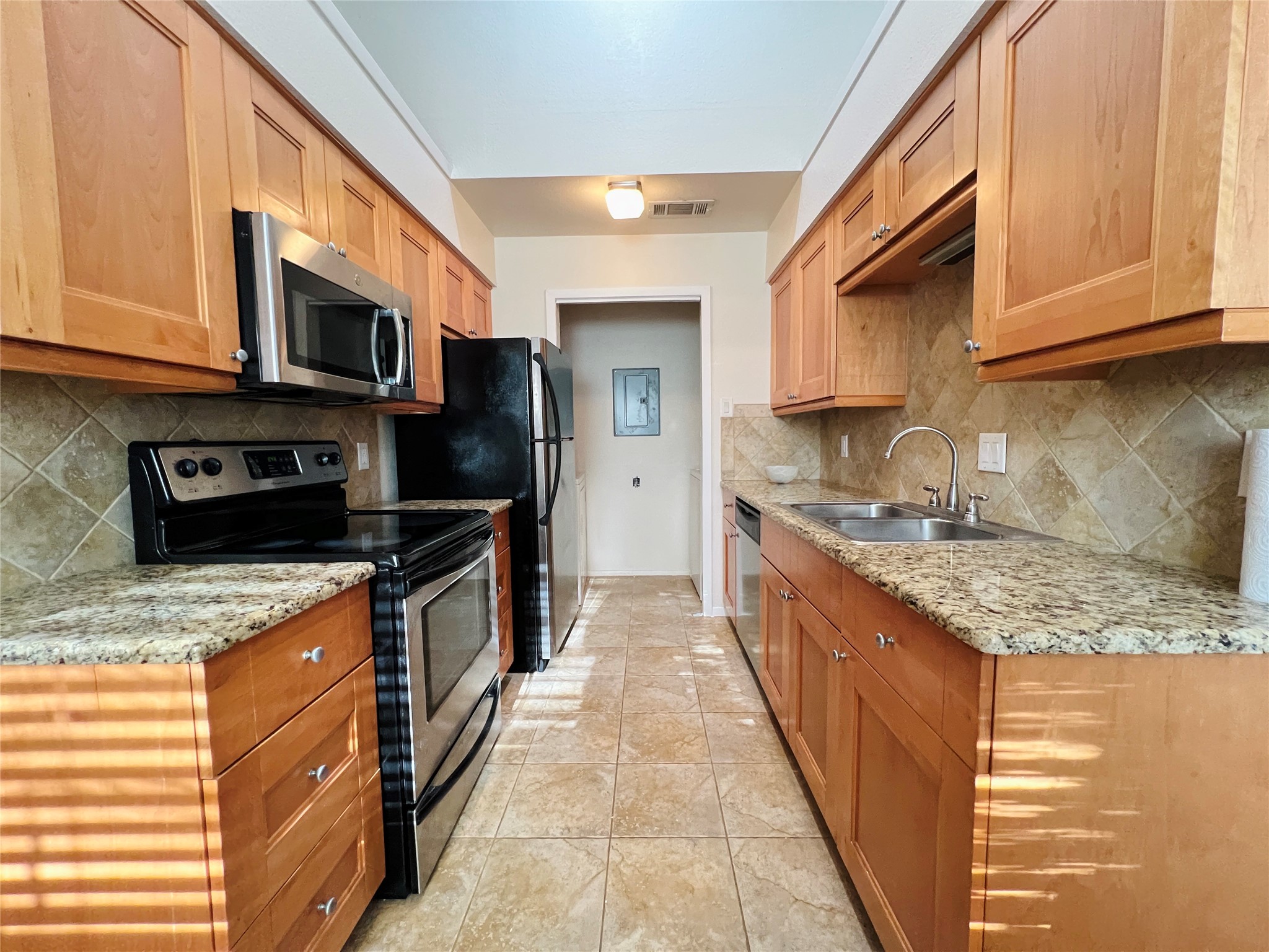 5759 Cedar Creek Drive Benbrook TX 76109