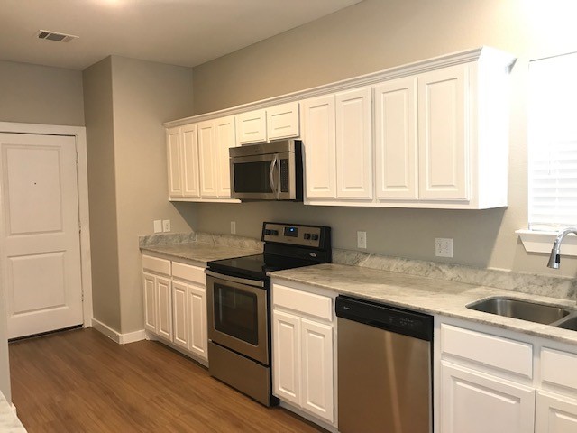 3542 Apple Valley Way Dallas TX 75227