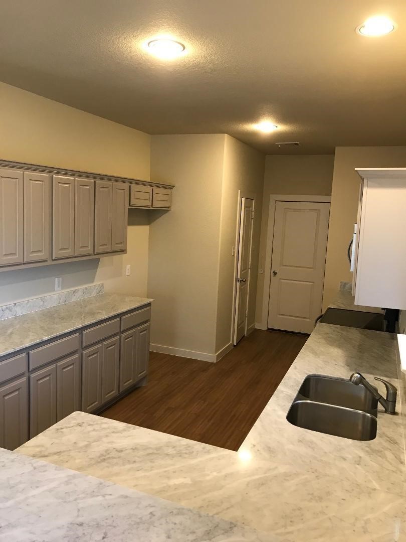 3542 Apple Valley Way Dallas TX 75227