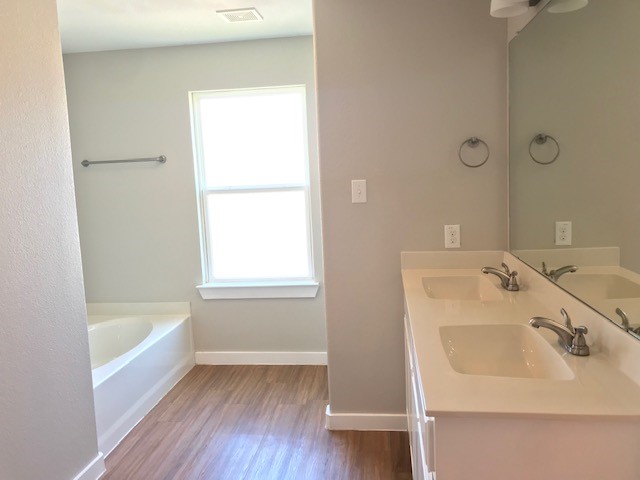 3542 Apple Valley Way Dallas TX 75227