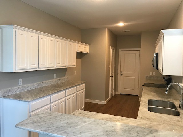 3542 Apple Valley Way Dallas TX 75227