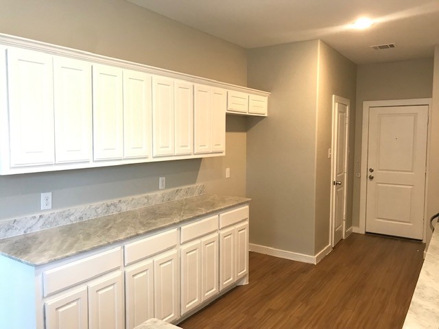 3542 Apple Valley Way Dallas TX 75227