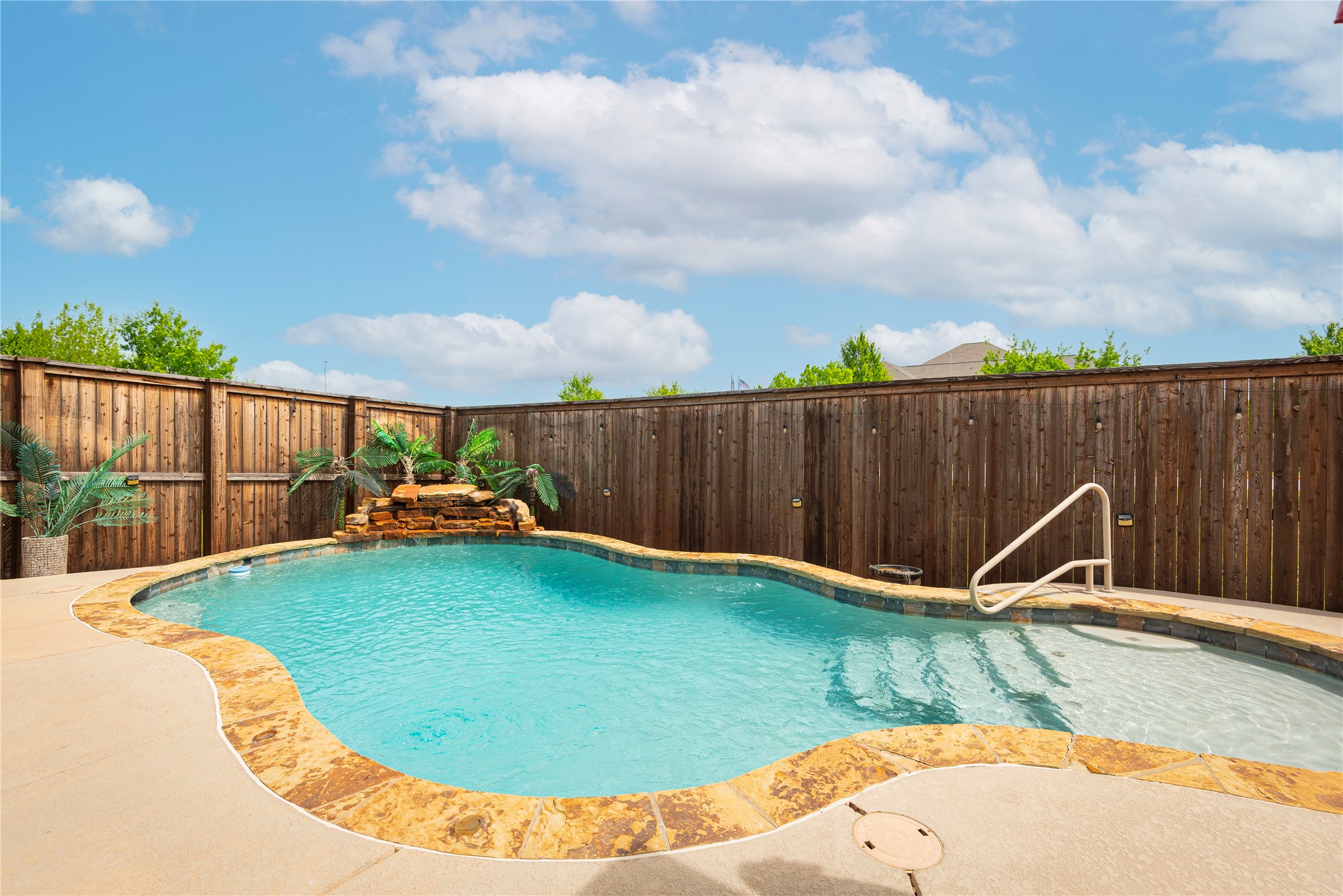 2707 Elmwood Drive Burleson TX 76028