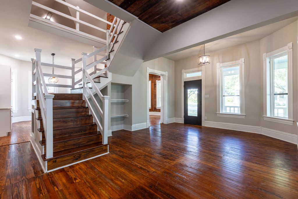 607 N Dallas Street Ennis TX 75119
