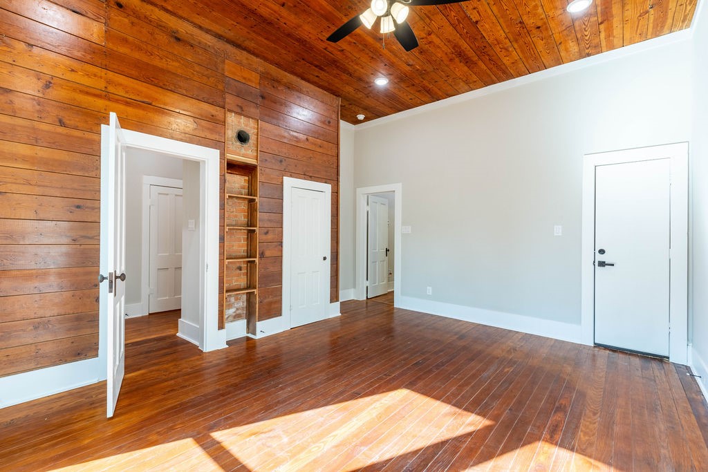 607 N Dallas Street Ennis TX 75119