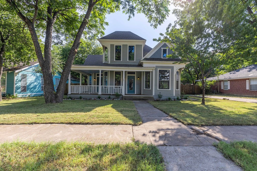607 N Dallas Street Ennis TX 75119