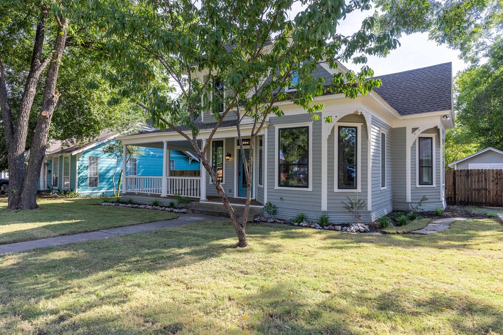 607 N Dallas Street Ennis TX 75119