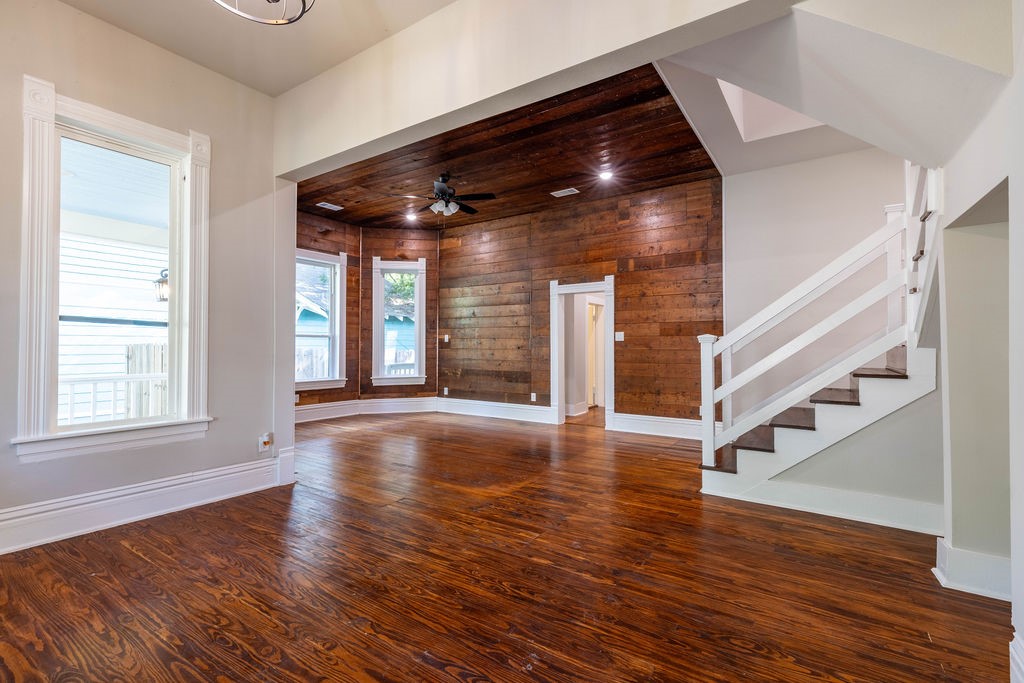 607 N Dallas Street Ennis TX 75119
