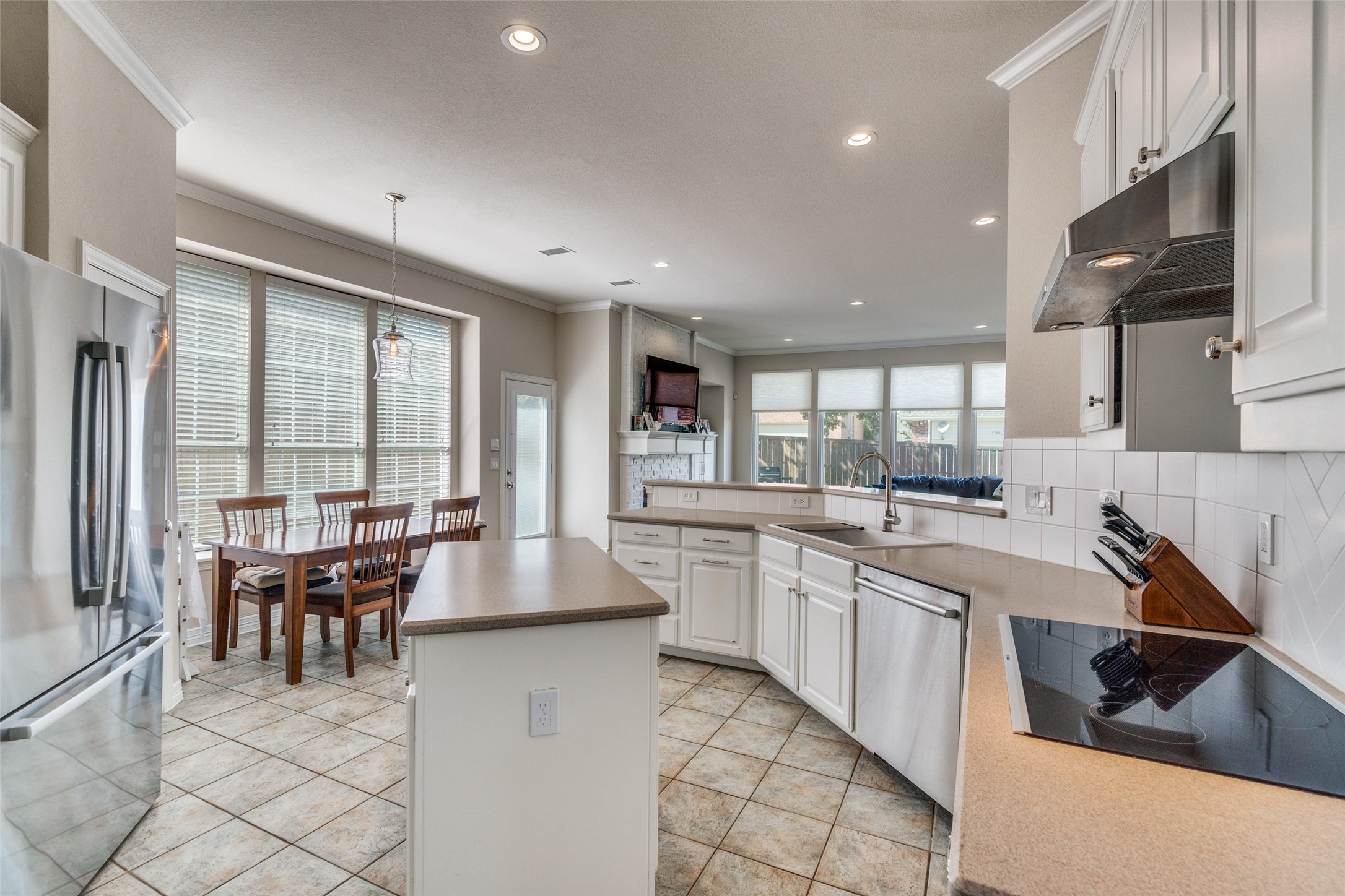 4009 Stonehollow Way Dallas TX 75287