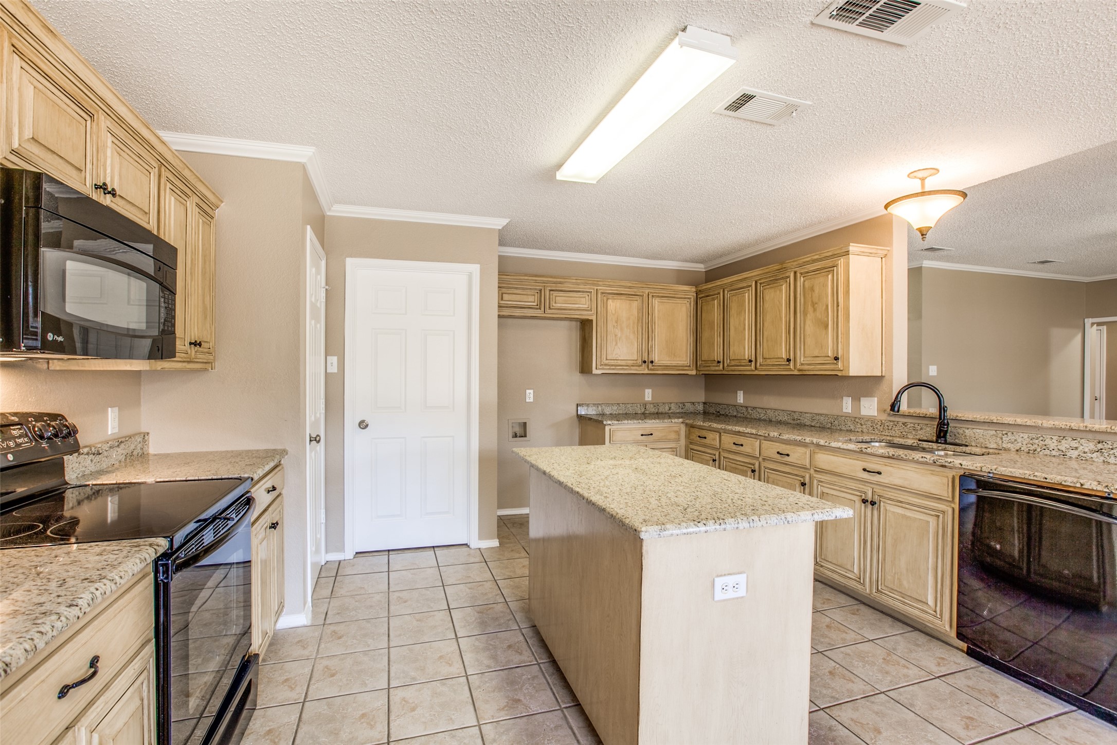 14 Enchanted Court Mansfield TX 76063