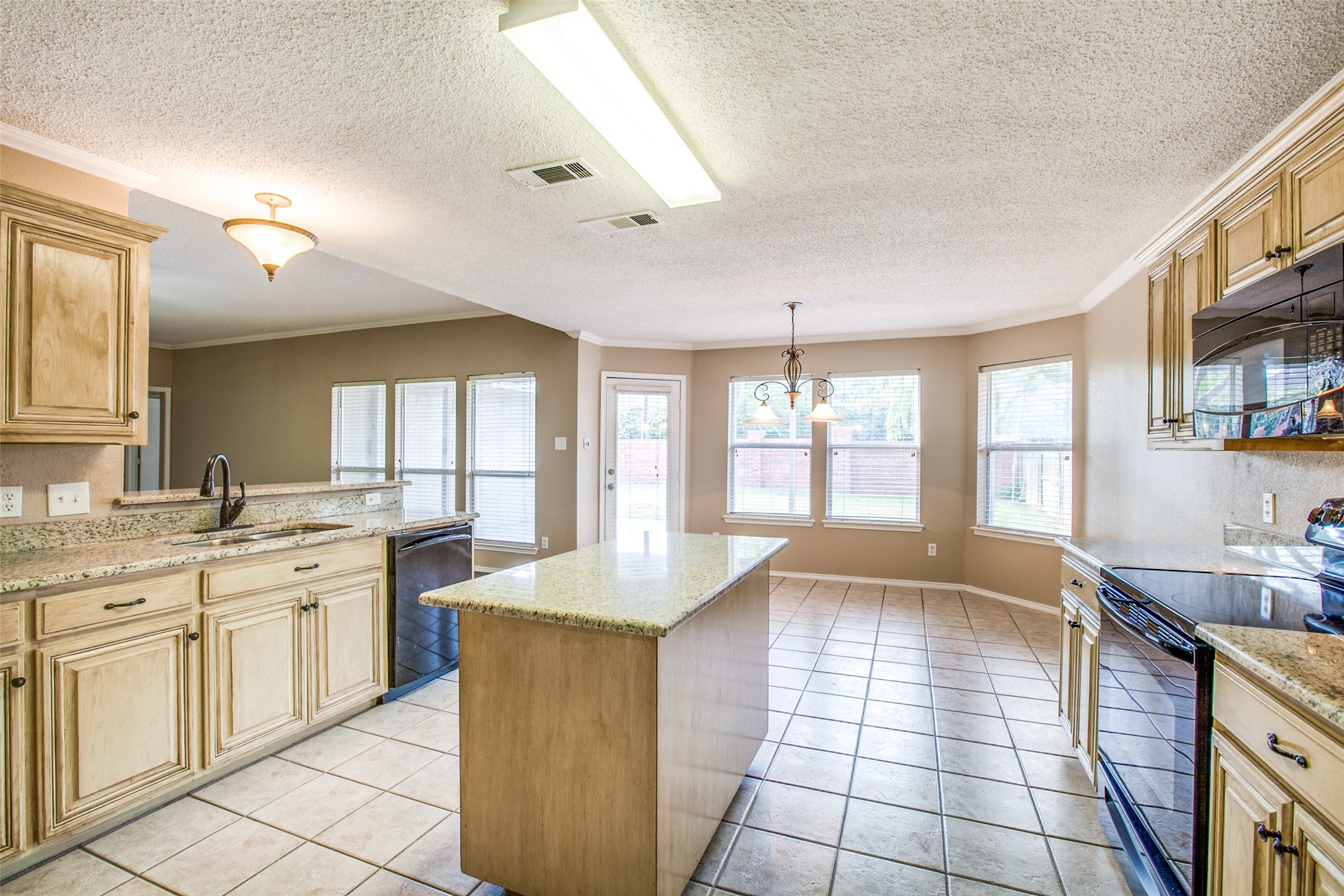 14 Enchanted Court Mansfield TX 76063