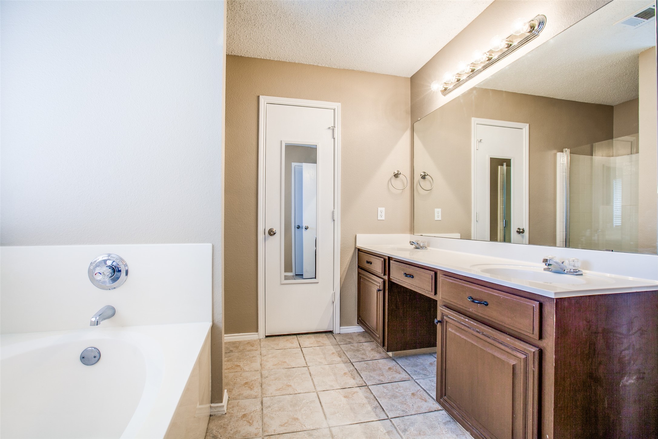 14 Enchanted Court Mansfield TX 76063