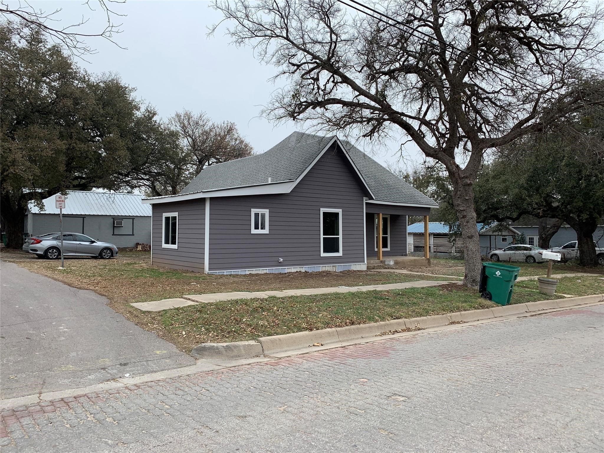 791 W Long Street Stephenville TX 76401