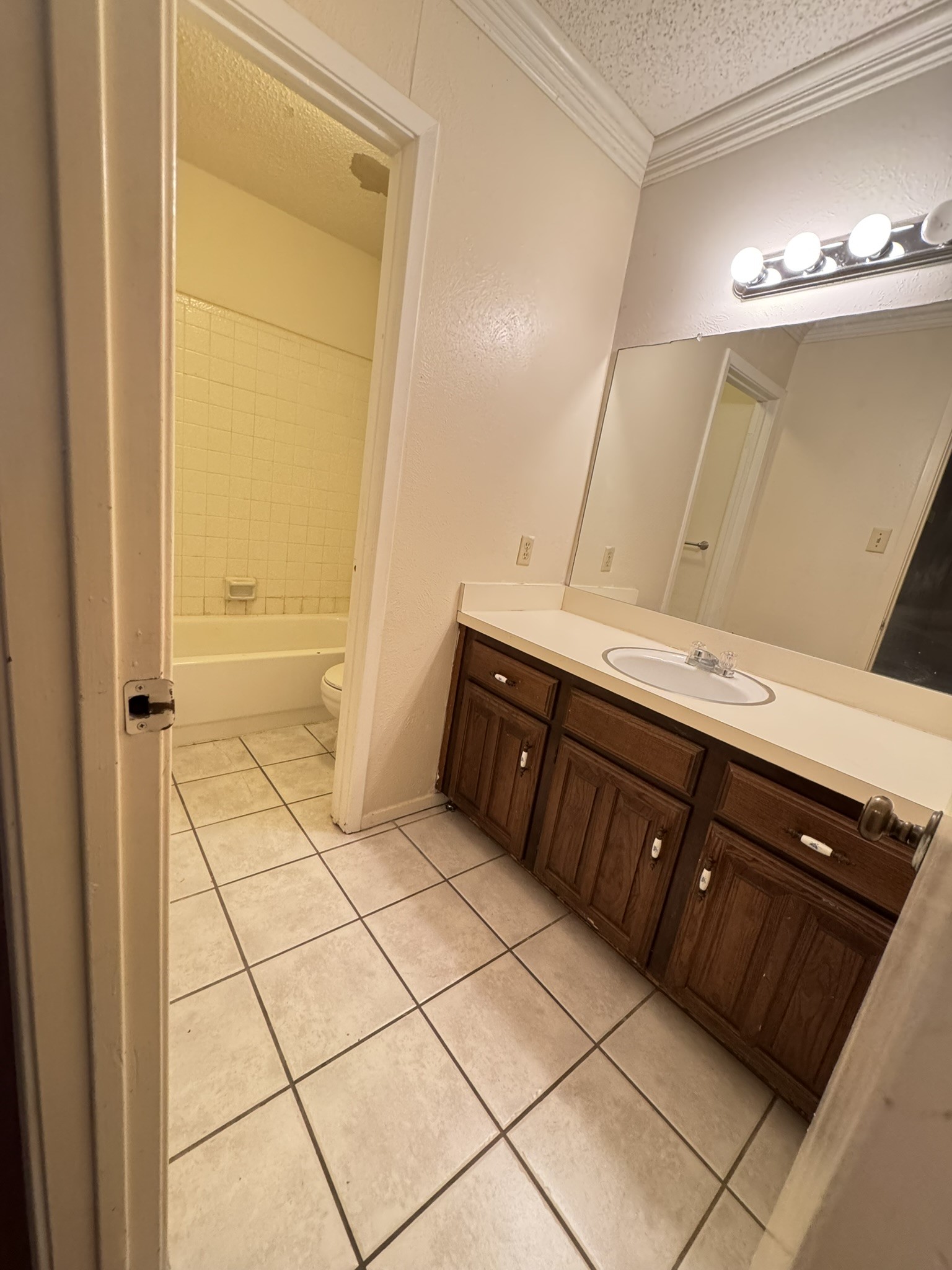 2904 Southern Cross Drive Garland TX 75044