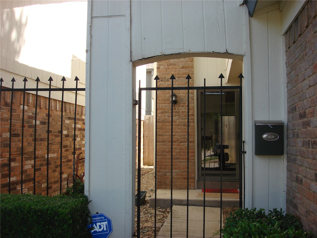 2904 Southern Cross Drive Garland TX 75044