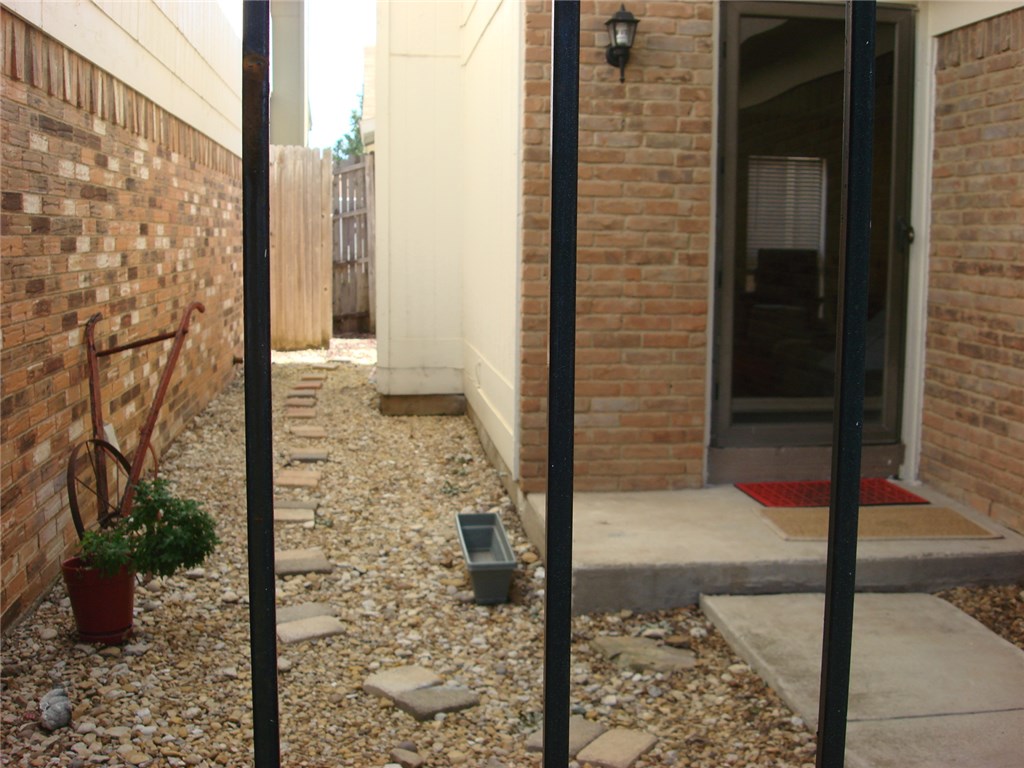 2904 Southern Cross Drive Garland TX 75044