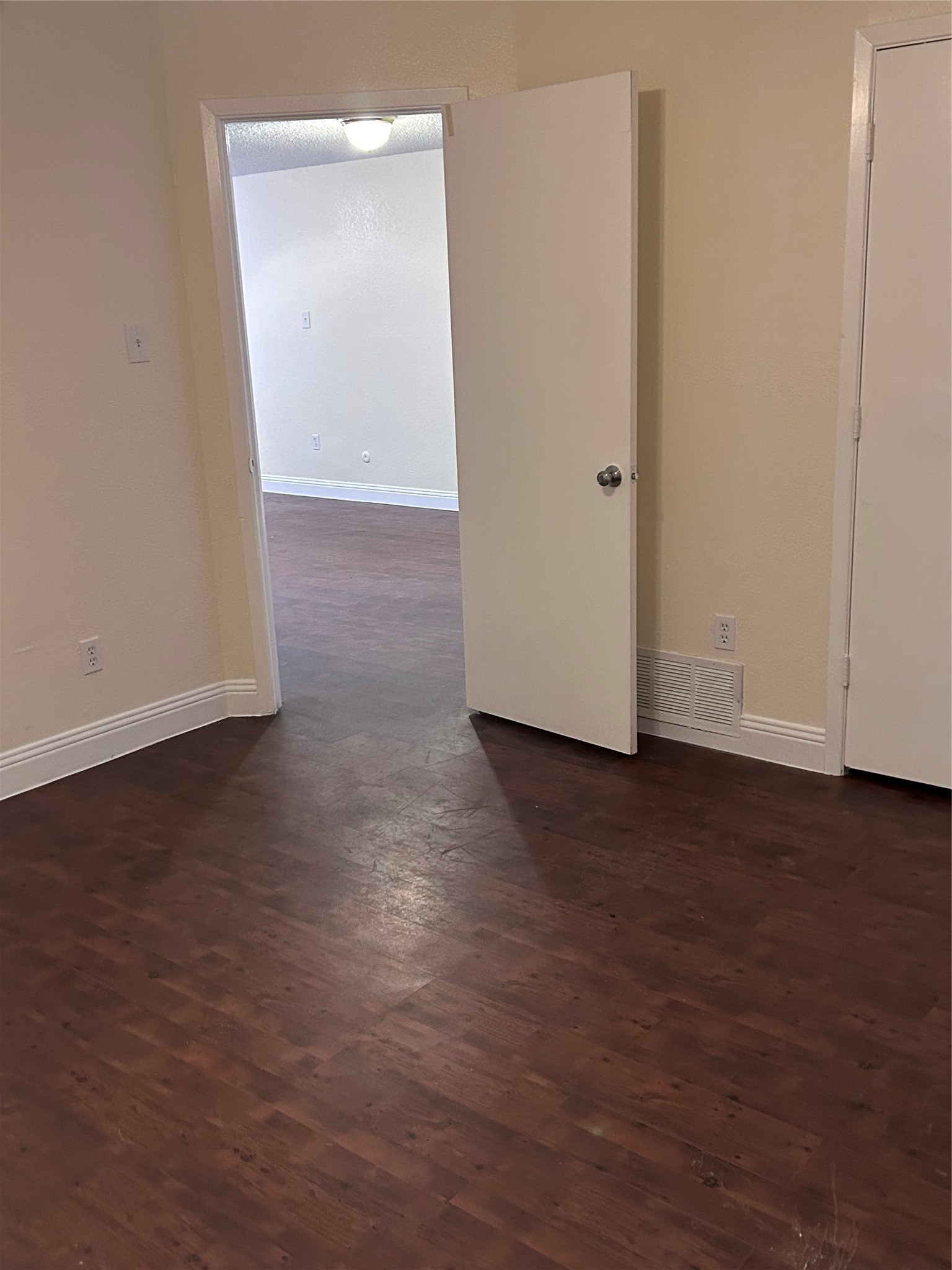 605 Mcqueary Street Arlington TX 76012