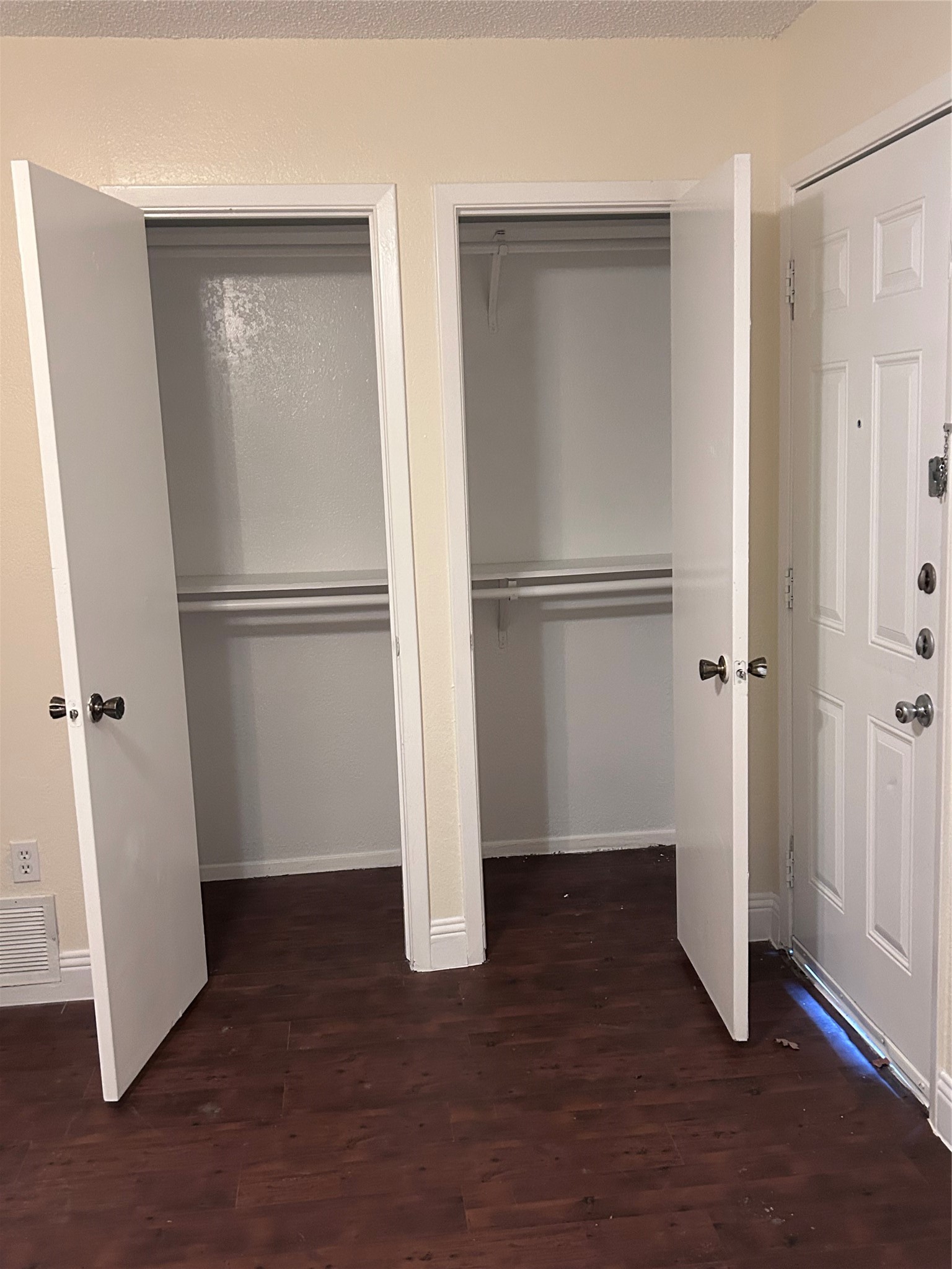605 Mcqueary Street Arlington TX 76012