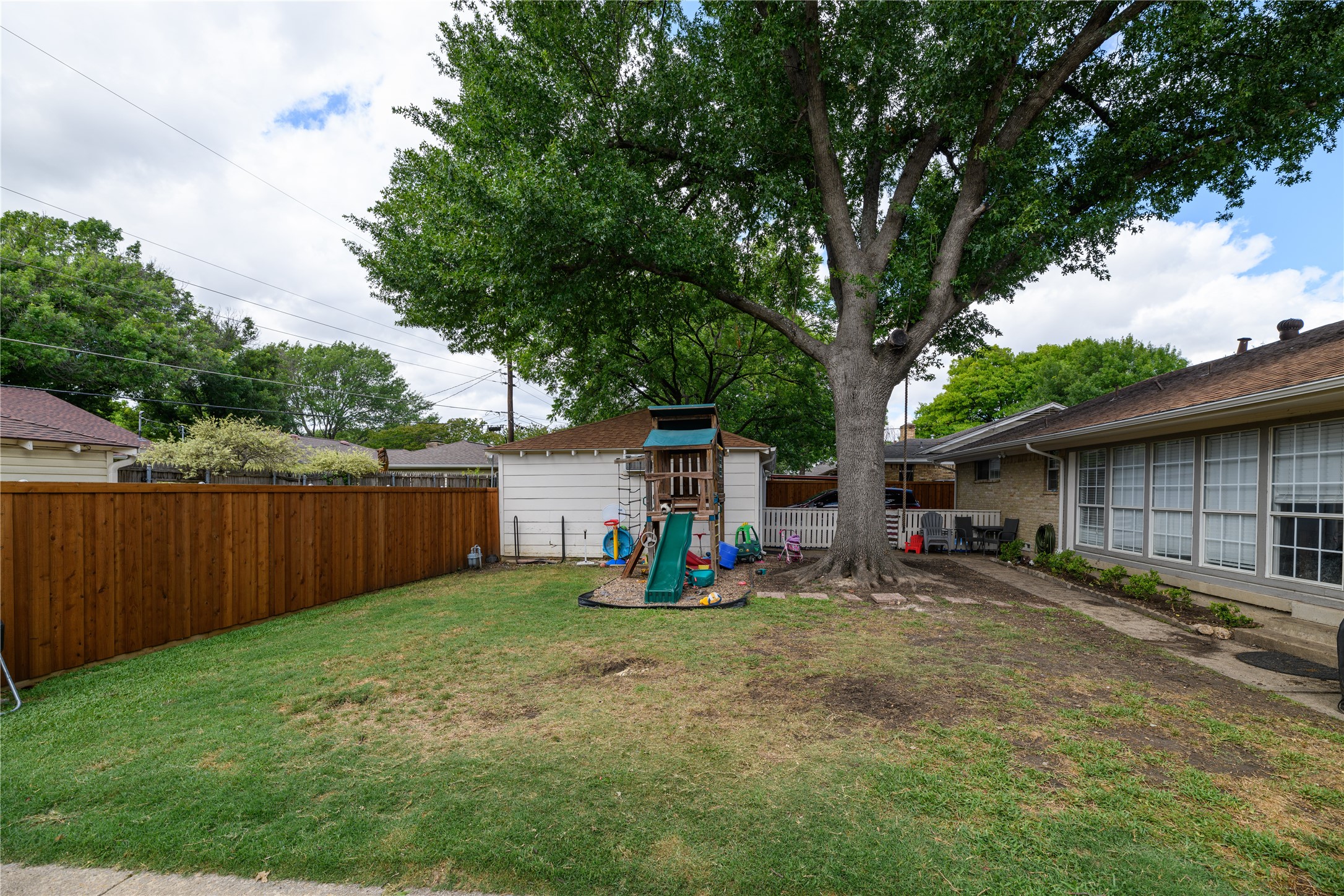 109 N Lois Lane Richardson TX 75081