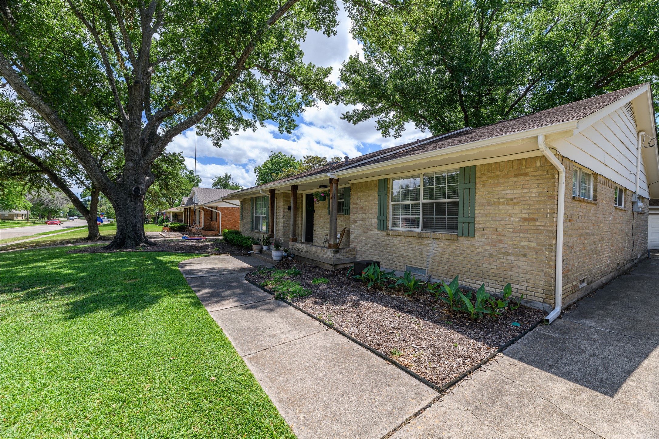 109 N Lois Lane Richardson TX 75081
