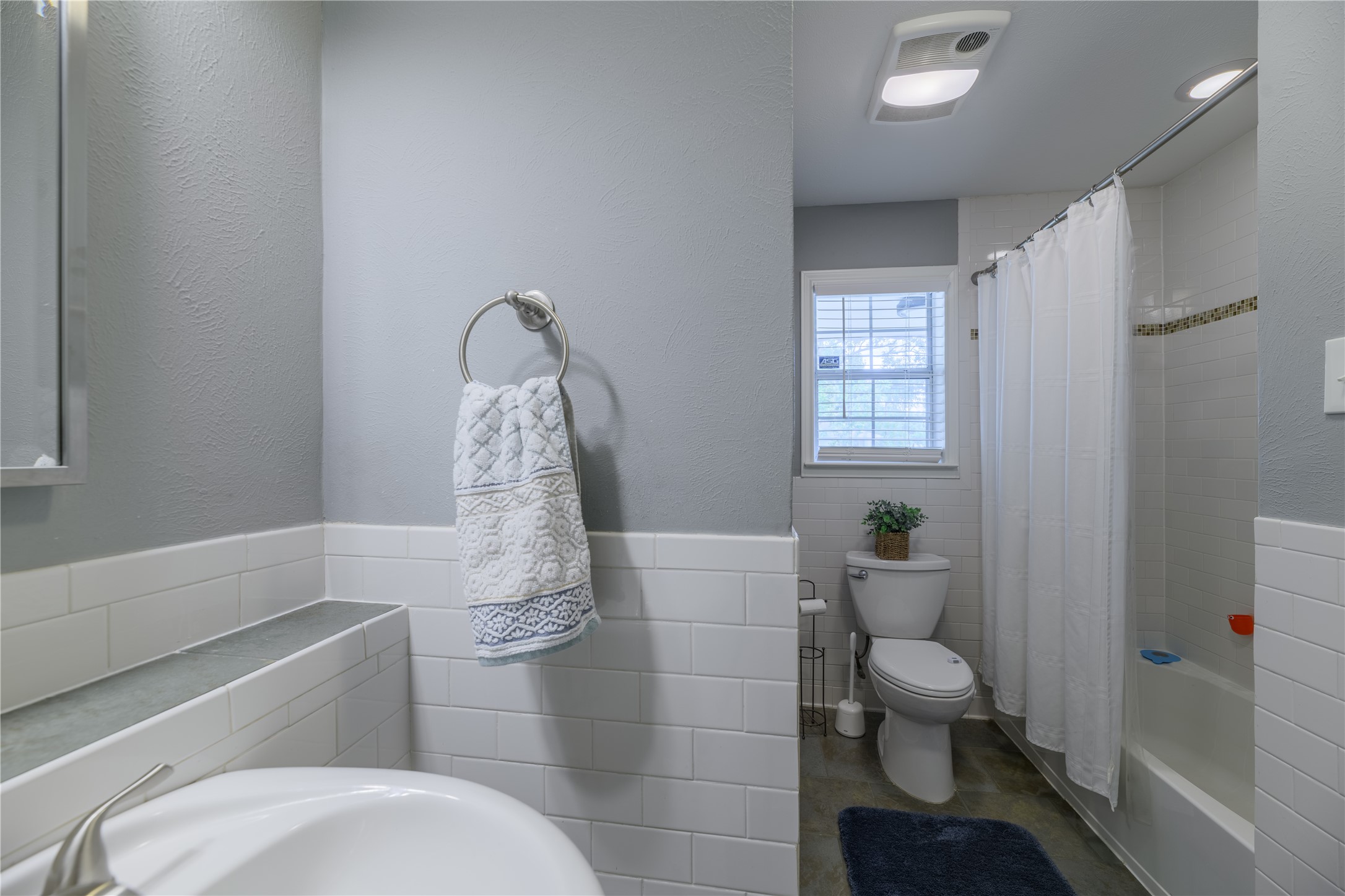 109 N Lois Lane Richardson TX 75081