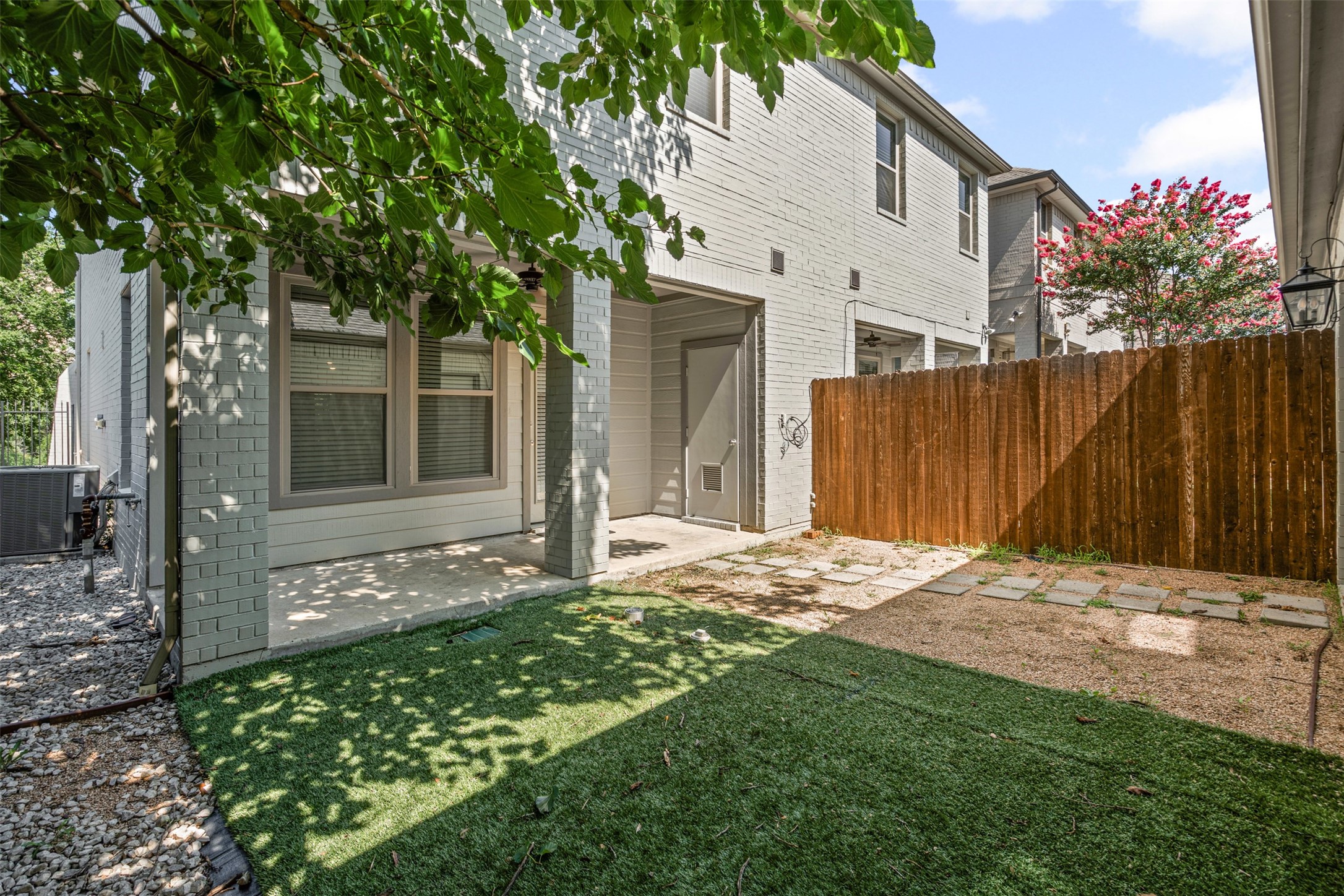 2611 Mccart Avenue Fort Worth TX 76110
