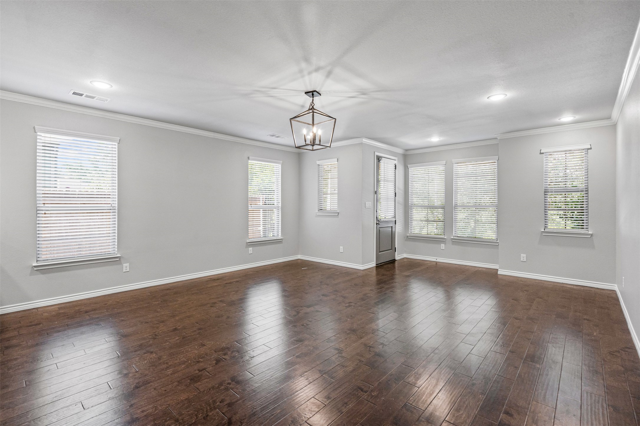 2611 Mccart Avenue Fort Worth TX 76110