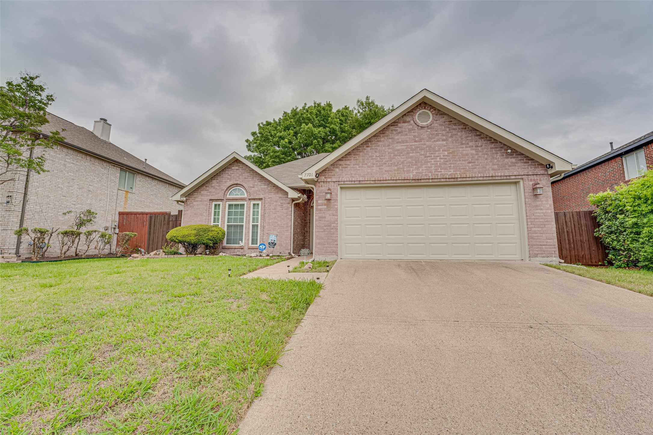 7701 Gillon Drive Rowlett TX 75089