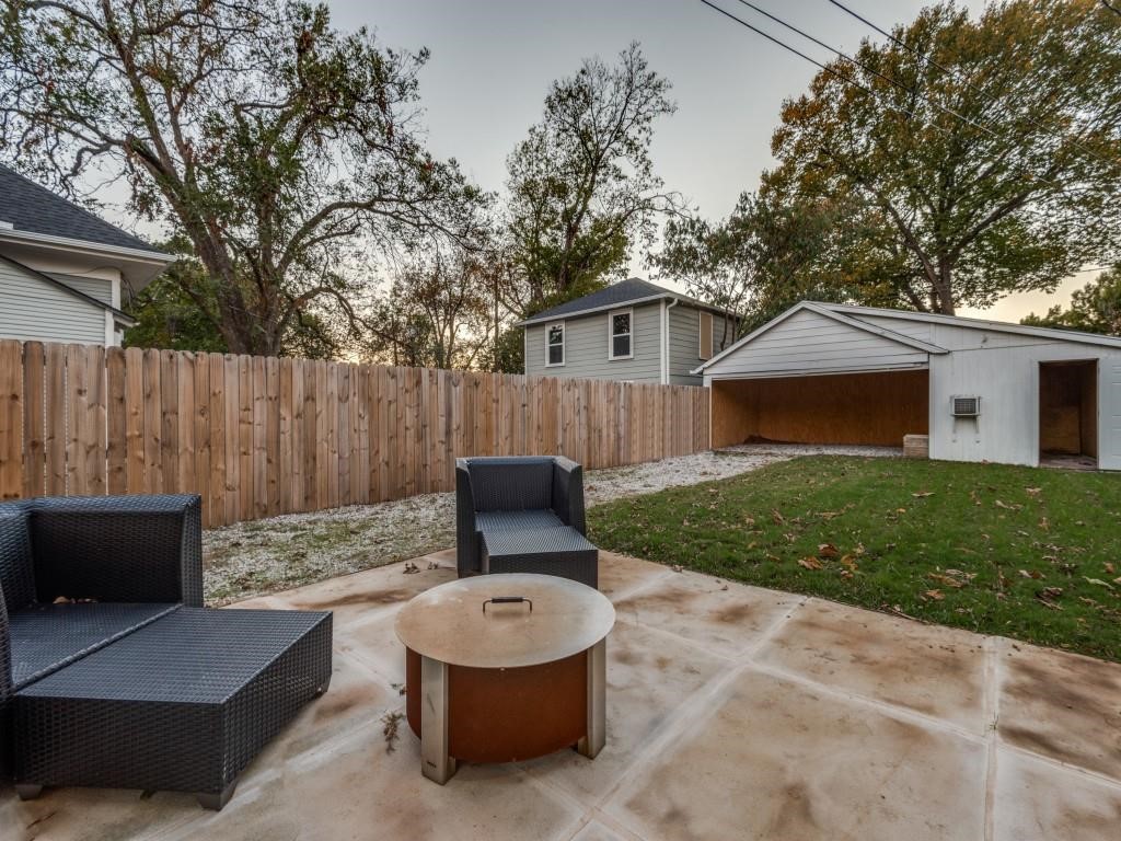 323 S Montclair Avenue Dallas TX 75208