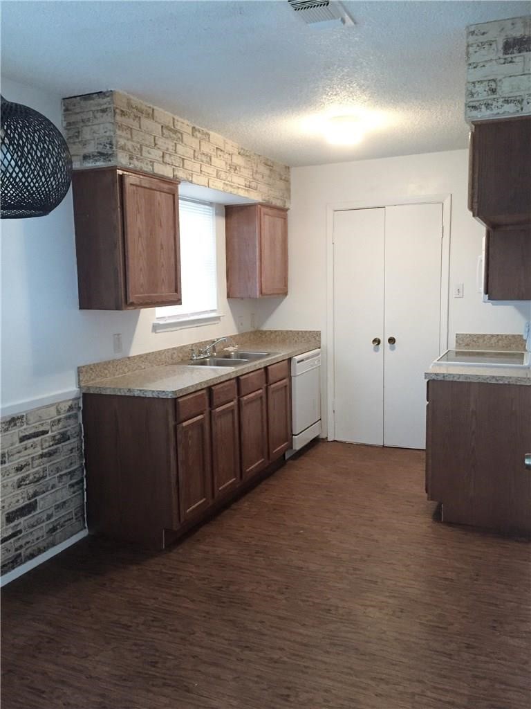 6840 Margaret Drive Forest Hill TX 76140