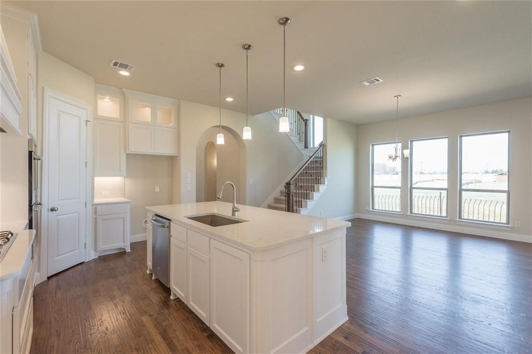 560 Thoroughbred Avenue Frisco TX 75036