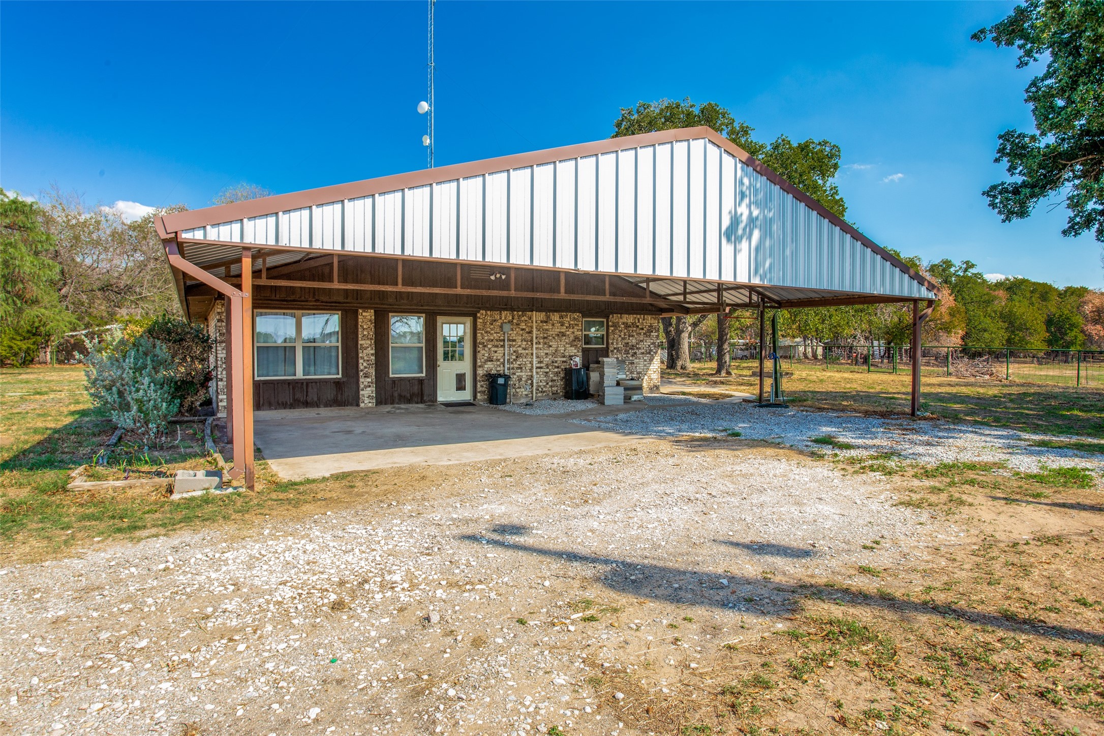 1120 Knob Hill Road Azle TX 76020