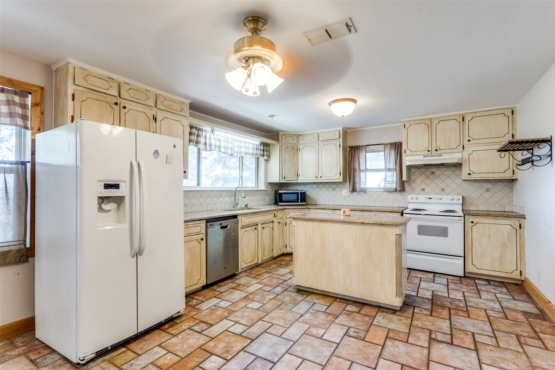1120 Knob Hill Road Azle TX 76020