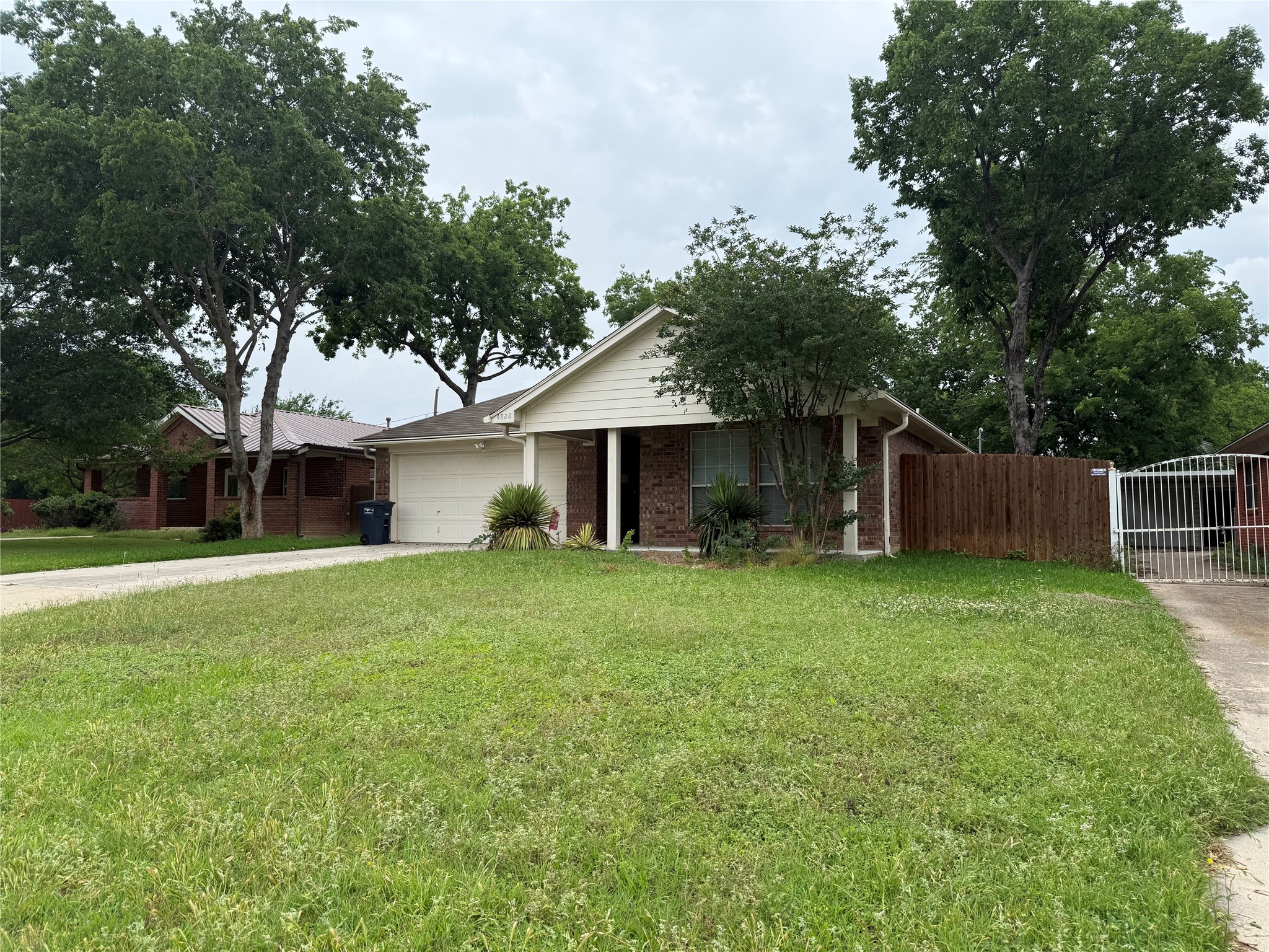 4828 Curzon Avenue Fort Worth TX 76107