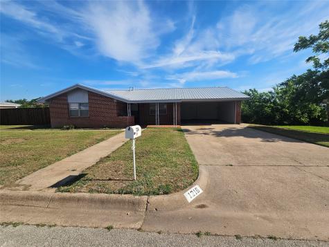 1216 W Bishop Street Weatherford TX 76086
