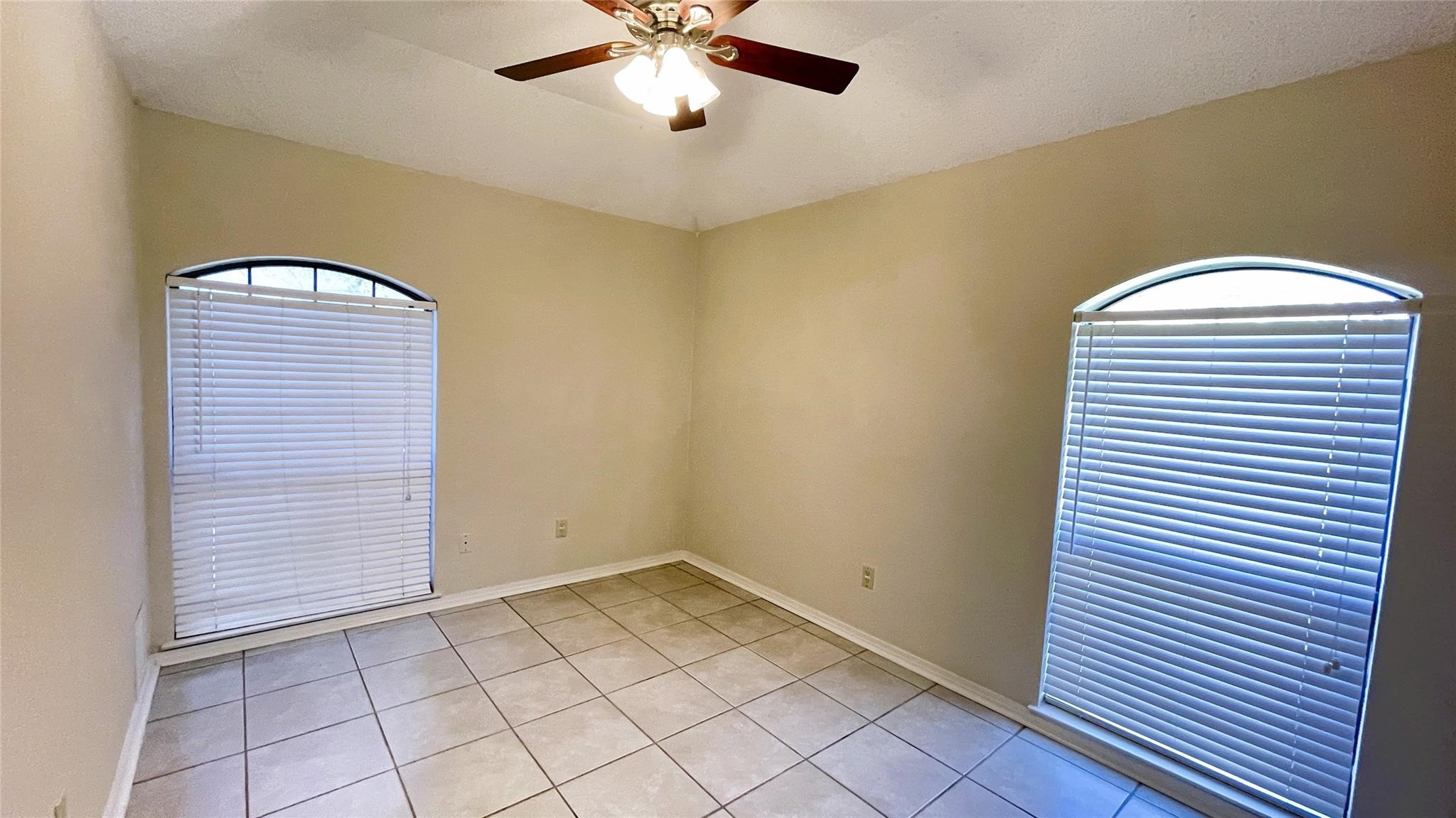 6119 Kingswood Drive Arlington TX 76001