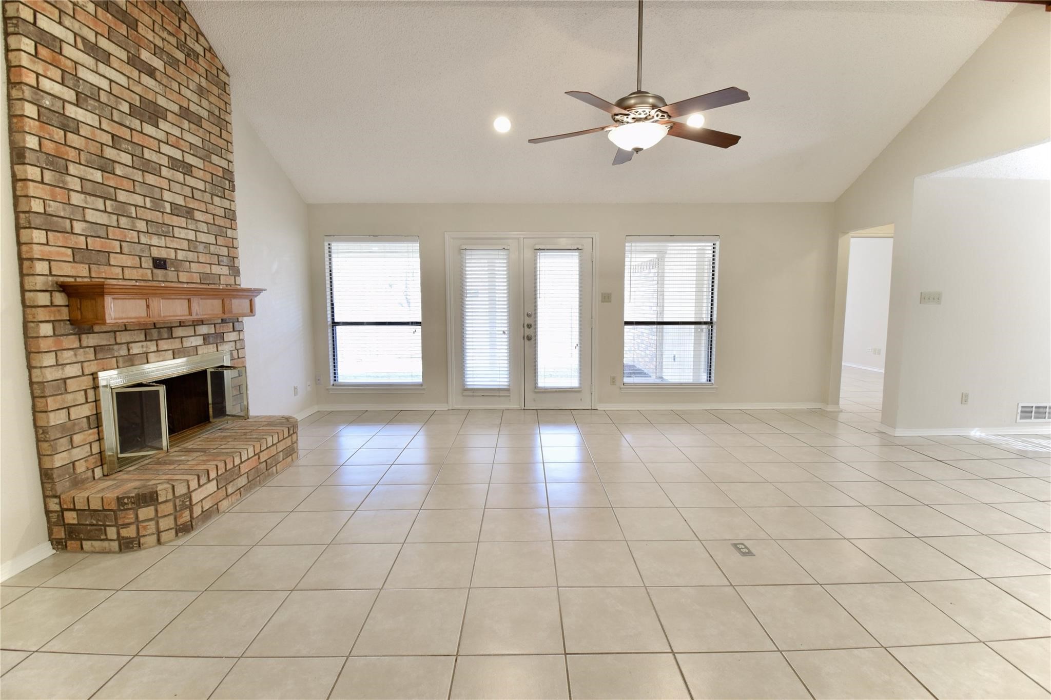 6119 Kingswood Drive Arlington TX 76001