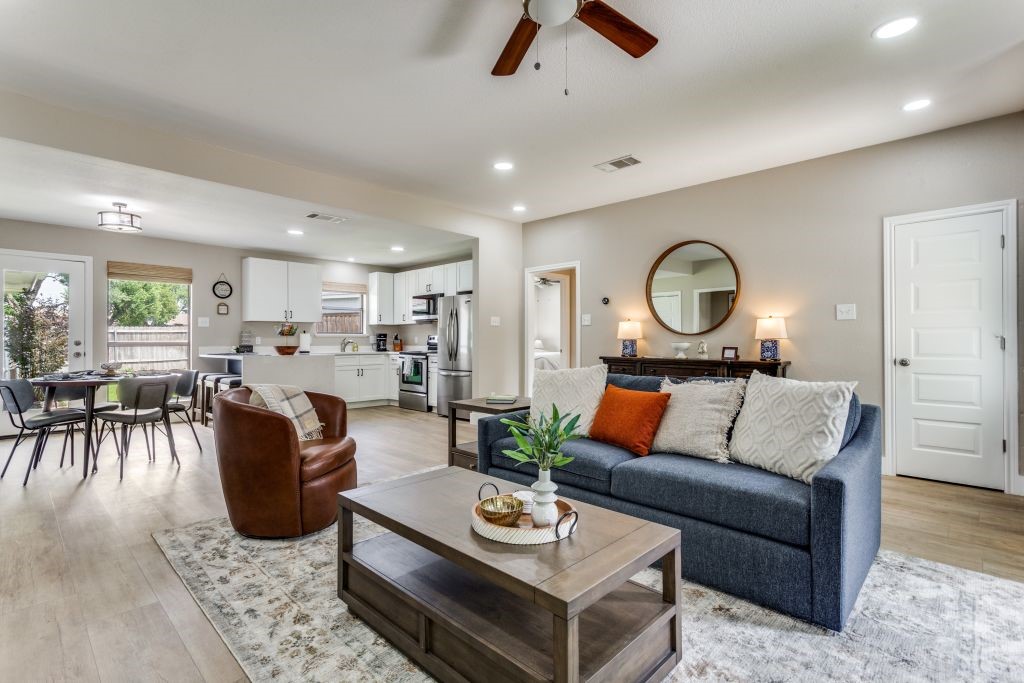 926 Hillside Lane Flower Mound TX 75028