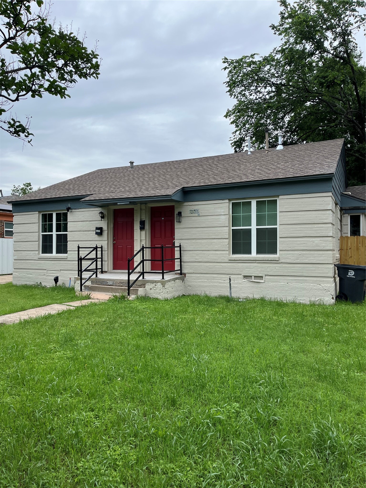 2915 Falls Drive Dallas TX 75211