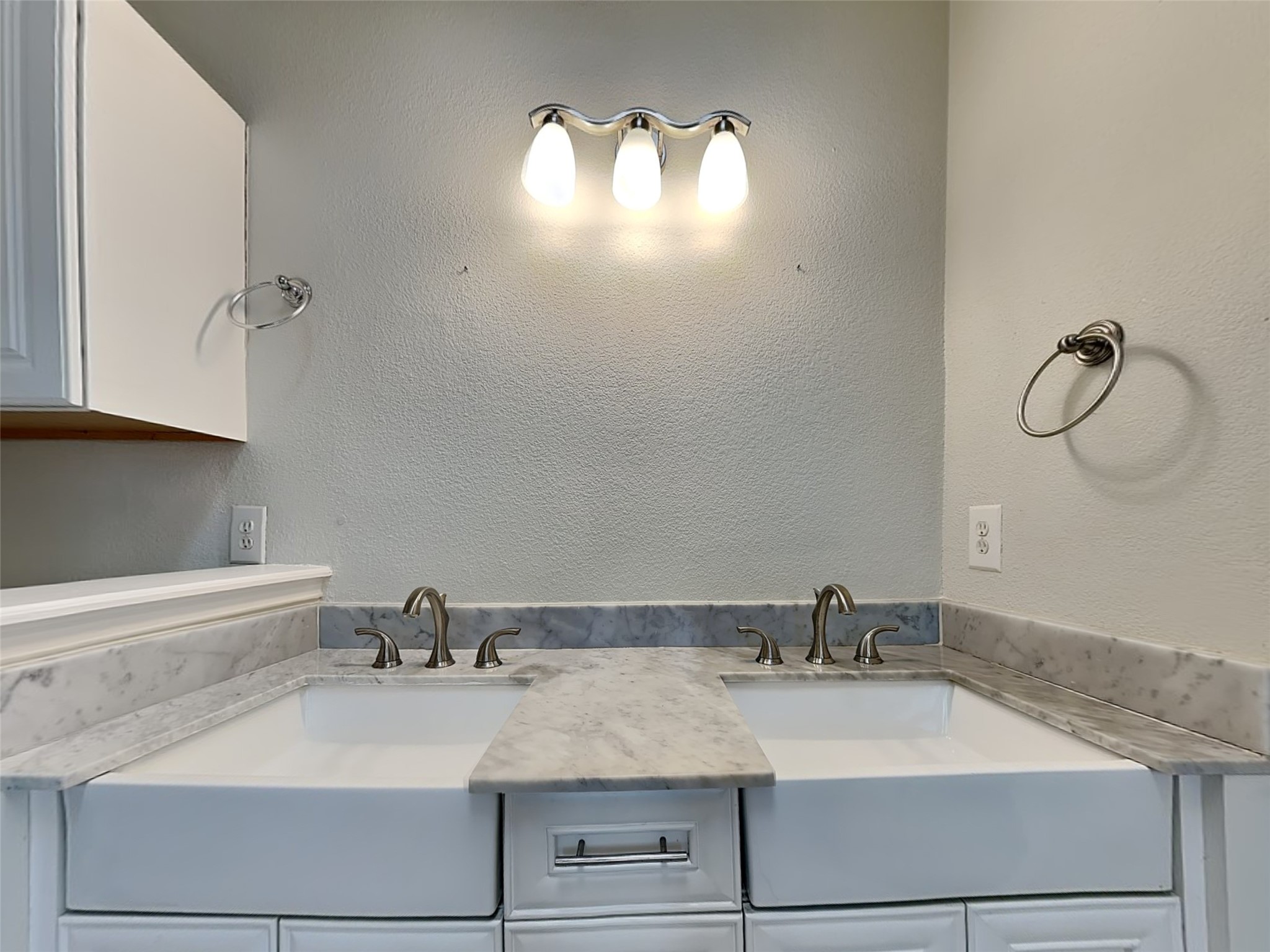 751 Meadowcreek Court Garland TX 75043