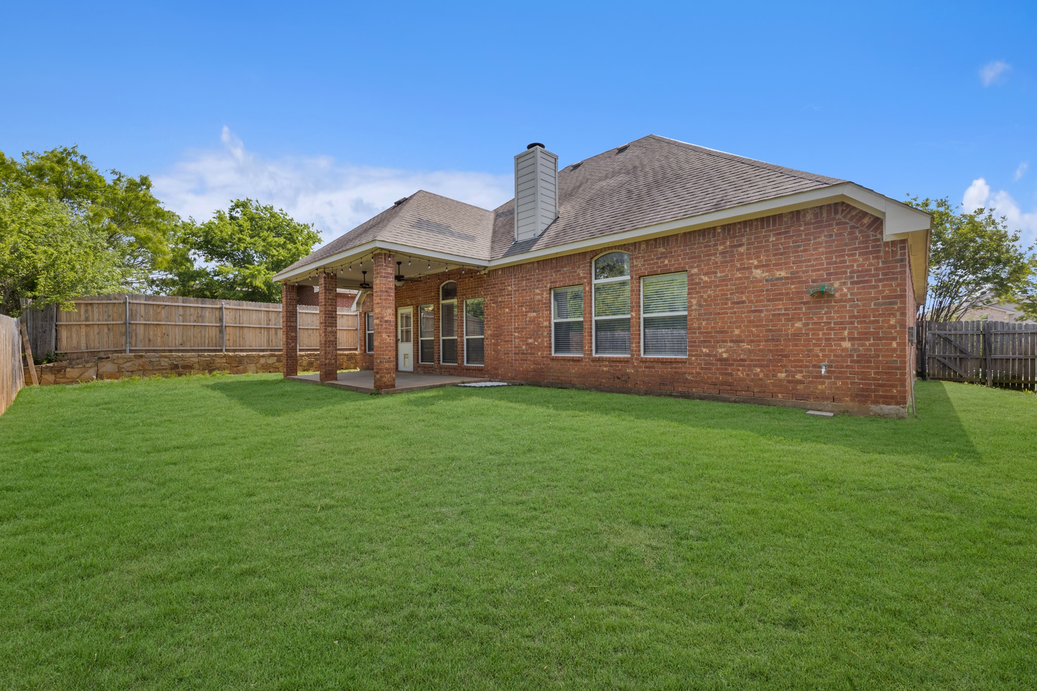 2432 Castle Pines Drive Burleson TX 76028