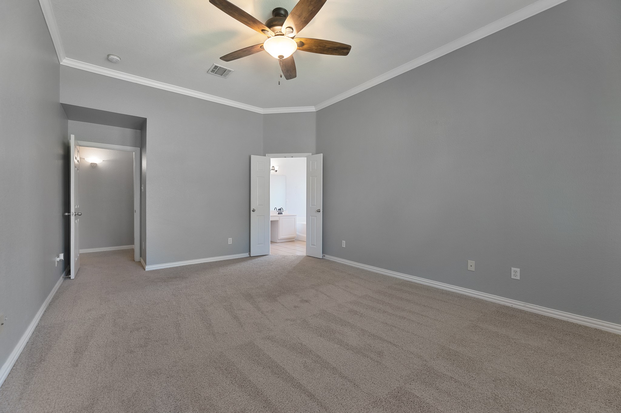 2432 Castle Pines Drive Burleson TX 76028