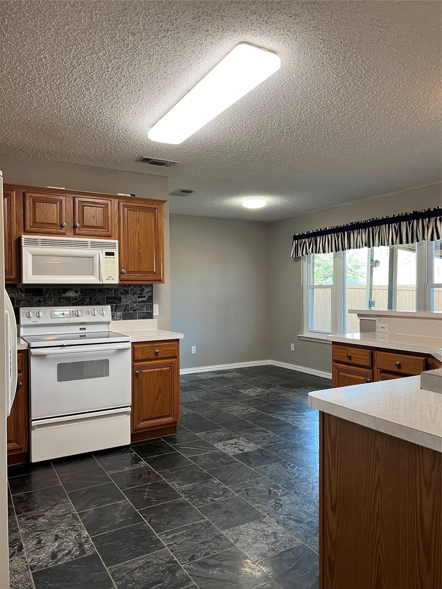 6015 Harwood Crossing Drive Arlington TX 76018